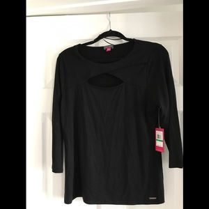 Vince Camuto top  FLASH SALE!!!❤️
